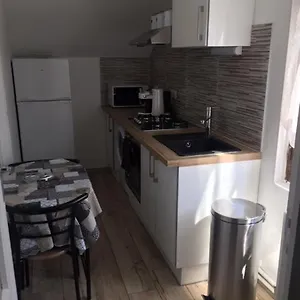 Joli Studio 21 M2 Avec Parking Privé , Aix-les-Bains France